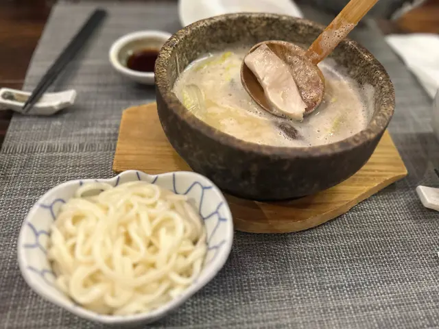 鯛魚濃湯石頭鍋稻庭烏冬