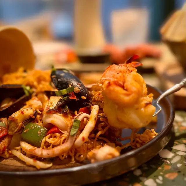 虎蝦海鮮混亂杯麵