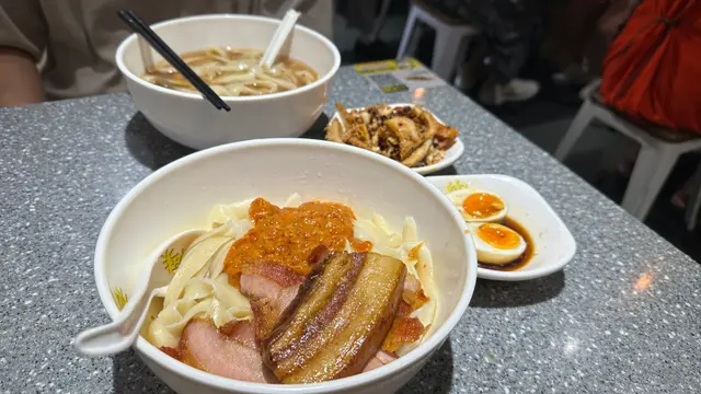 東坡肉熱拌刀削麵