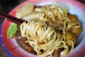 猪皮咖哩鱼蛋鱼片头捞粗面