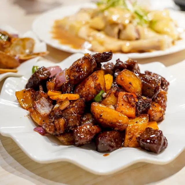 蜜椒薯仔牛柳粒