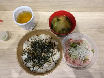 三文魚丼便當