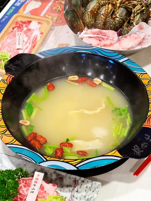 蟲草花椰子花膠湯