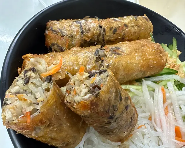 越式炸春卷撈檬