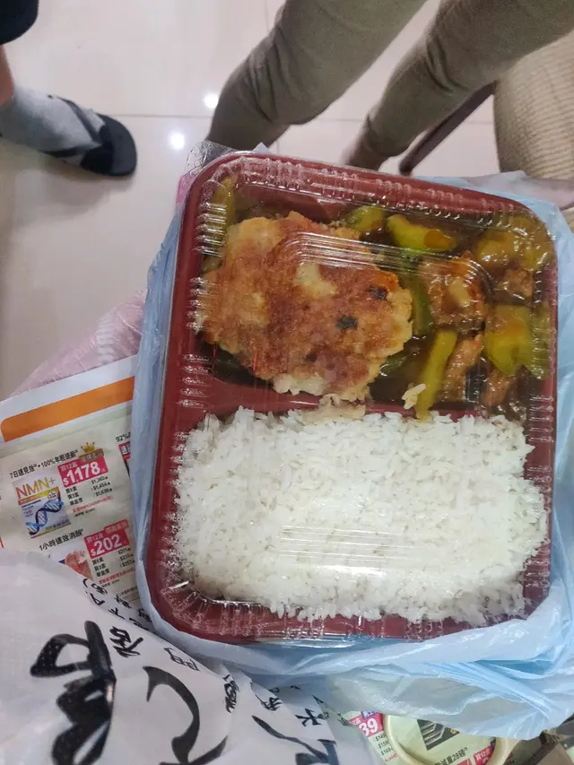 涼瓜排骨+章魚煎肉餅飯