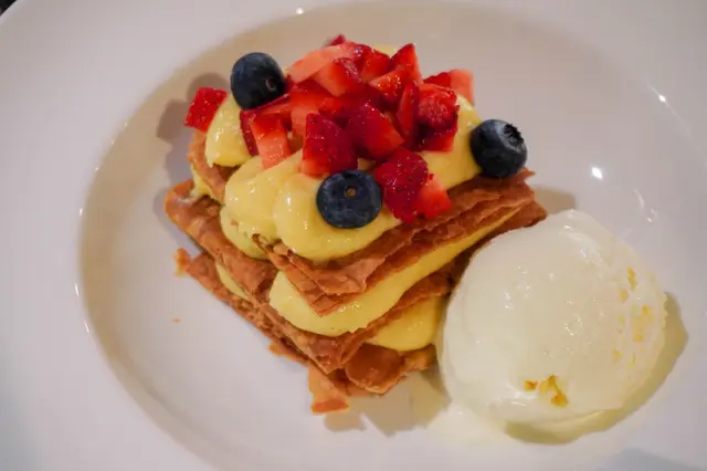 士多啤梨拿破崙