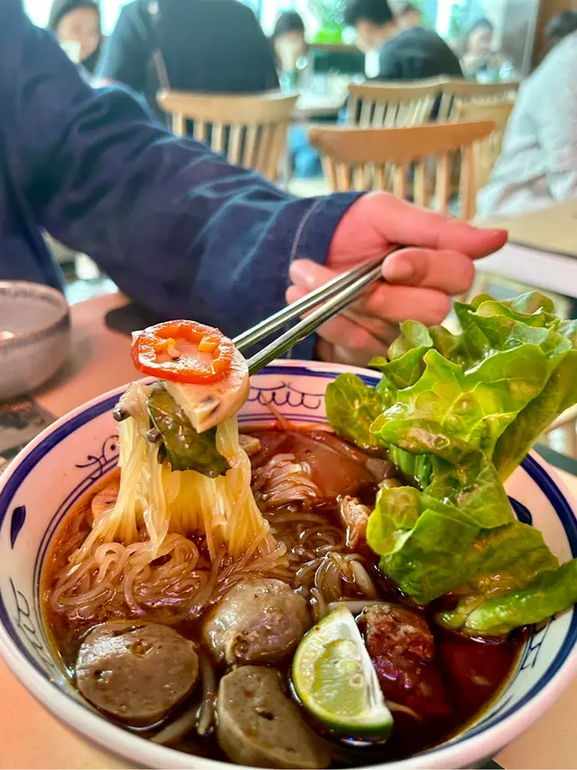 順化麻辣鴨血金邊粉