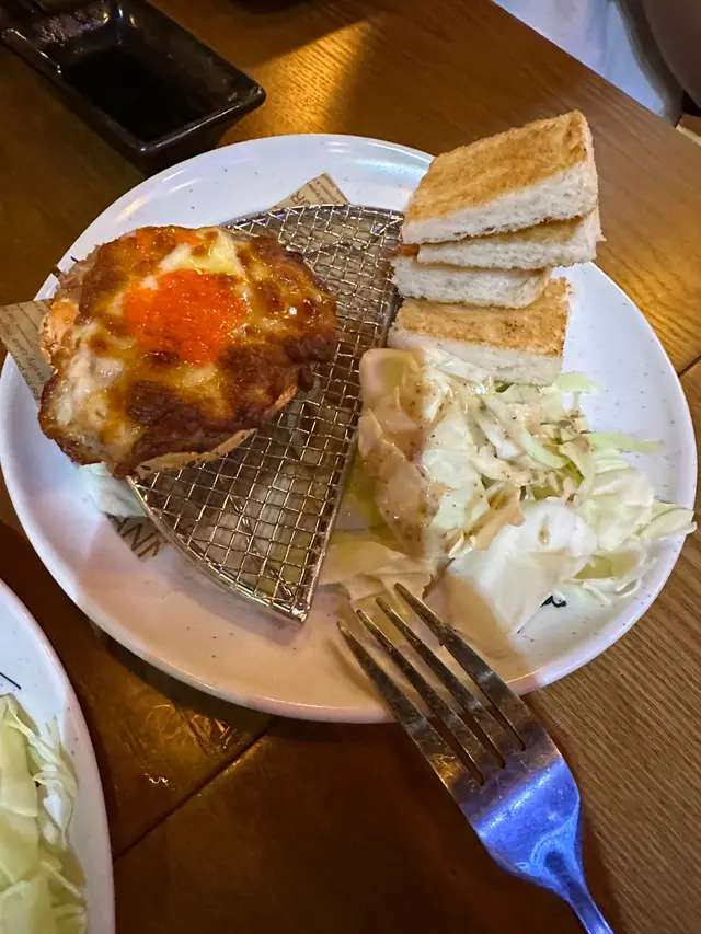 自家製日本芝士松葉蟹蓋配迷你多士