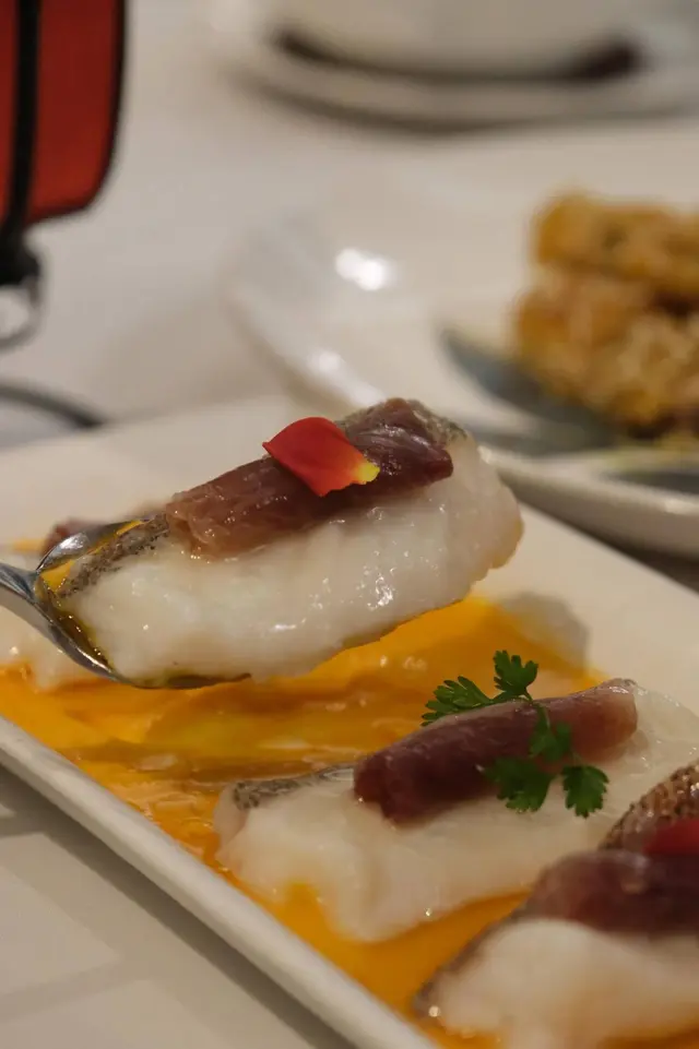 西班牙火腿金芙蓉蒸星斑球