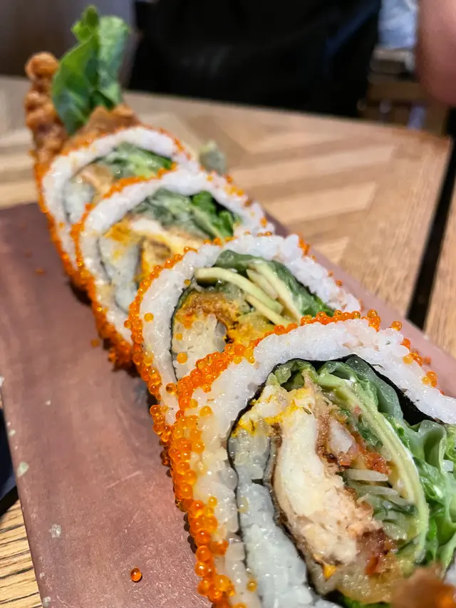 軟殼蟹🦀的口感也酥脆，啖啖肉，讓我地口接一口。
