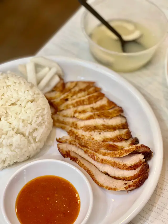 泰國特色豬頸肉飯