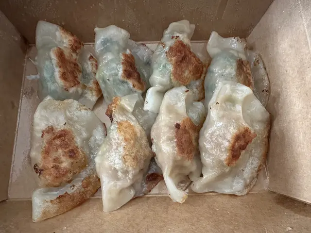 係韭菜餃同椰菜餃😍  超好味