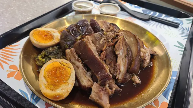 亞答慢煮豬手原隻