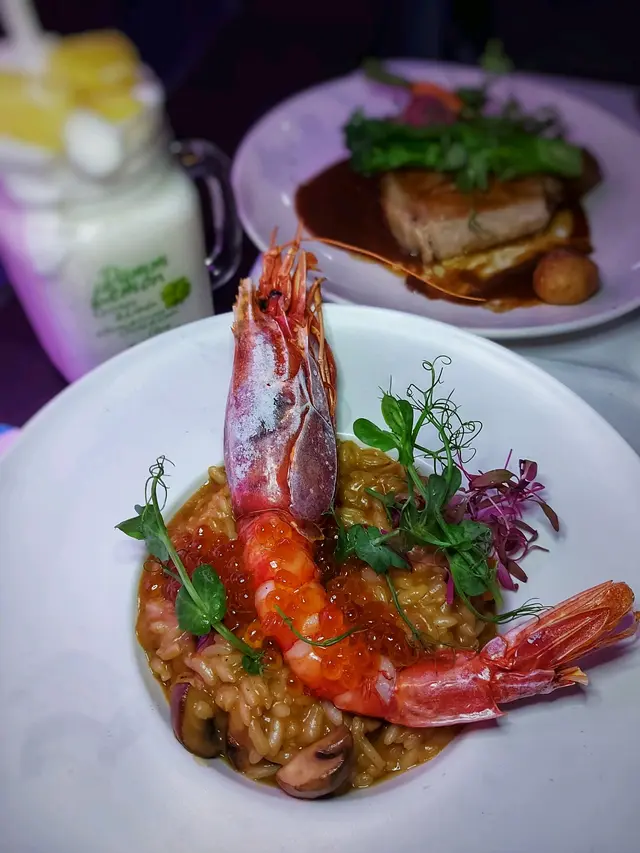 西班牙紅蝦三文魚子意大利飯