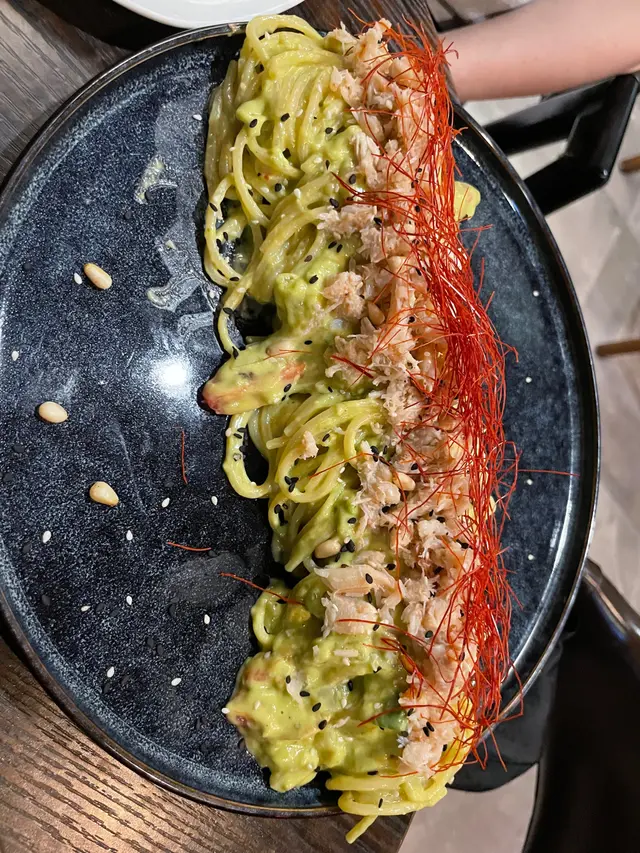 鮮牛油果蟹肉忌廉意粉