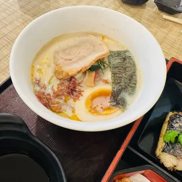 拉面便当定食