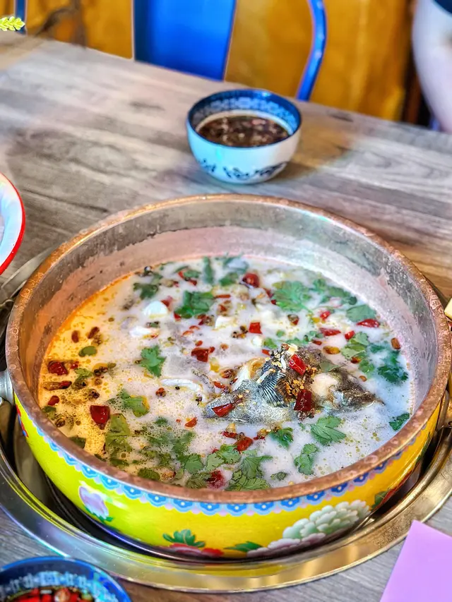 原條沙巴酸菜魚湯