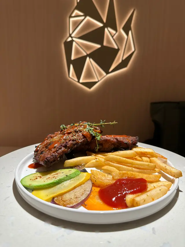 可以話呢份黑毛豬係呢間cafe嘅signature，唔睇餐牌以為自己食緊$200+嘅黑毛豬，嚟得呢到就一定要嗌返一份😍