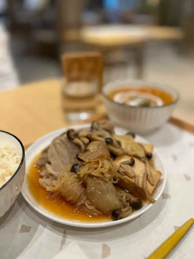 燒喜燒汁調味更加家常，豚肉久煮後有些少韌