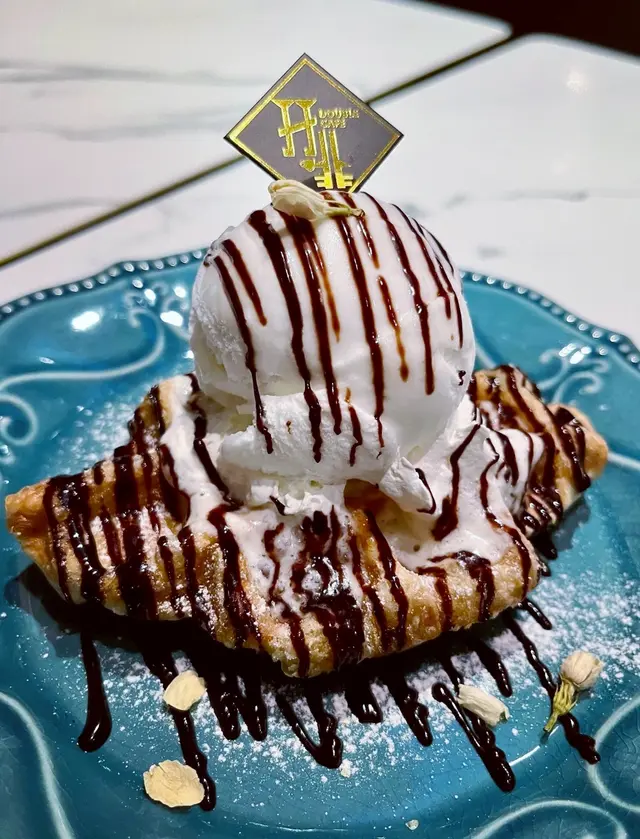 窩夫食落比想像中酥脆,仲有幾分空氣感