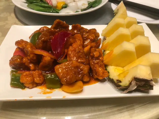 新鮮菠蘿咕嚕肉