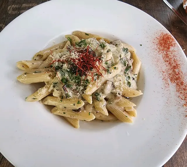 黑松露吞拿魚燴長通粉