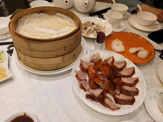 現場即片，片片溫熱，配料豐富，麵皮也做得很好👍🏻