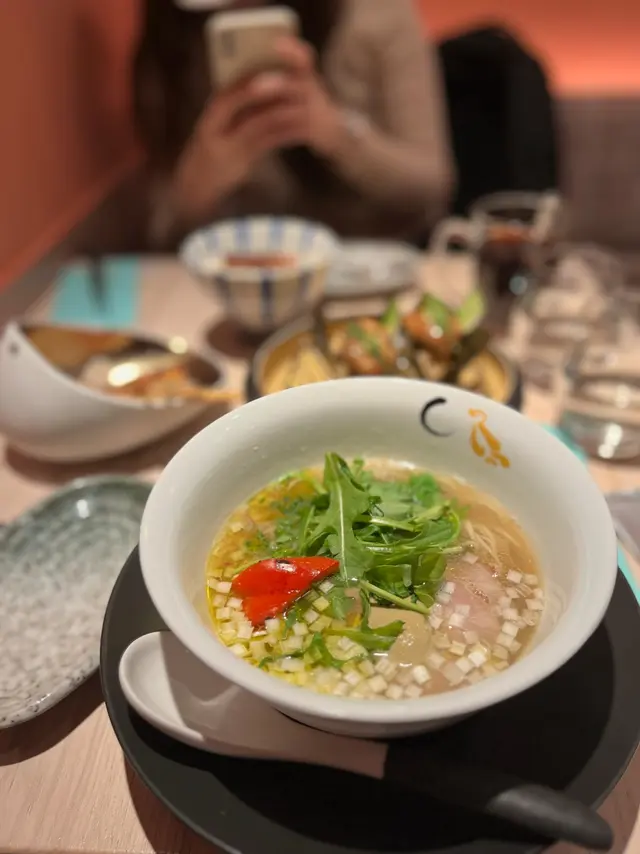 麵條較幼卻有彈性,蠔味不重,整體味道清甜
