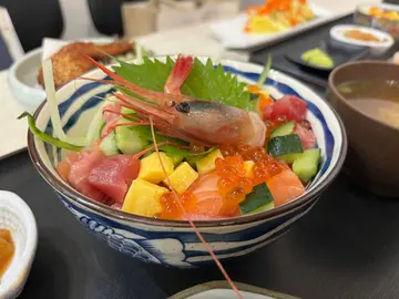 角切鱼生饭