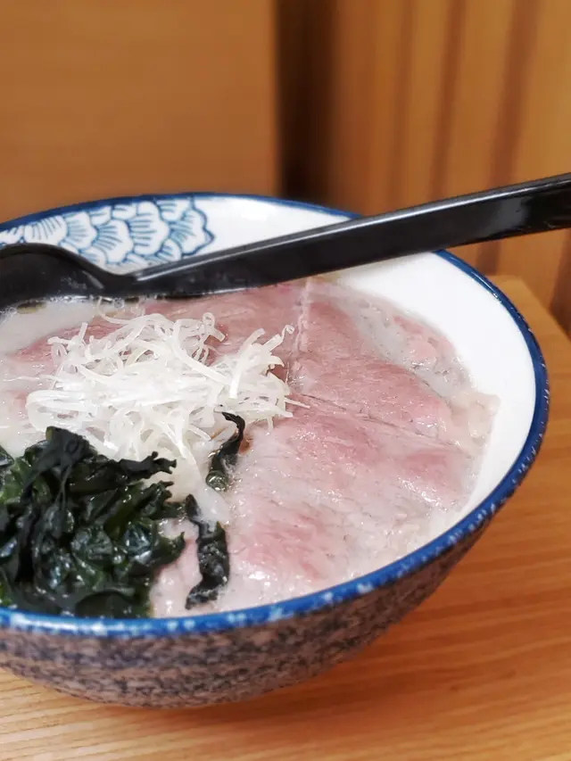 豚肉湯牛肉稻庭烏冬