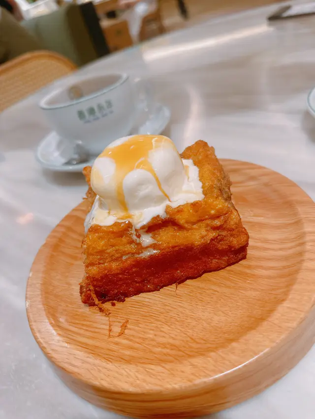 黑芝麻西多士伴雲呢拿雪糕