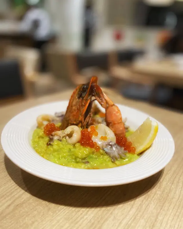 香煎虎蝦海鮮牛油果米型粉