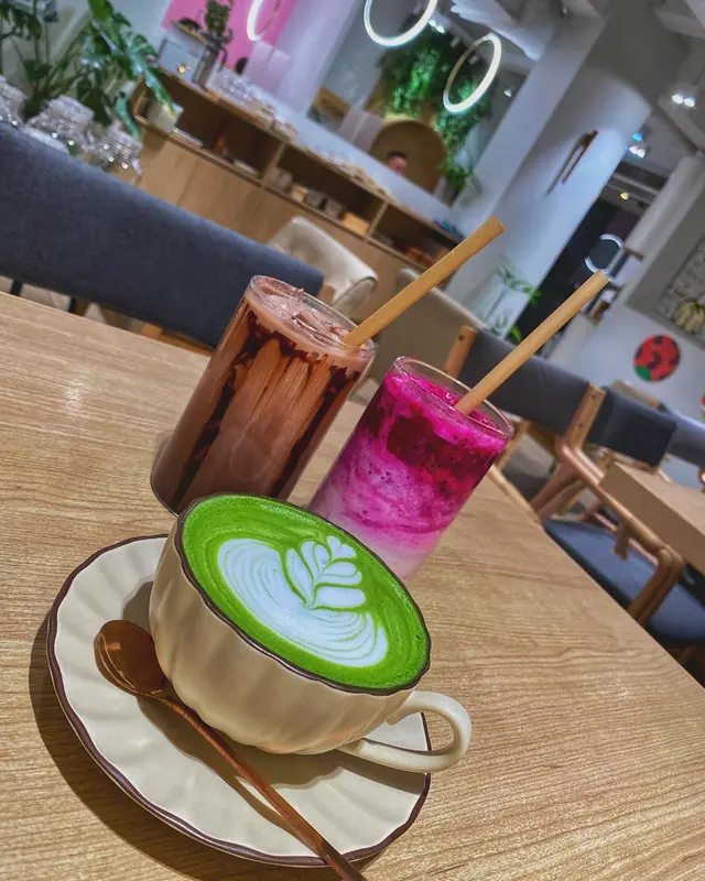 Chocolate Latte & 火龍果乳酪