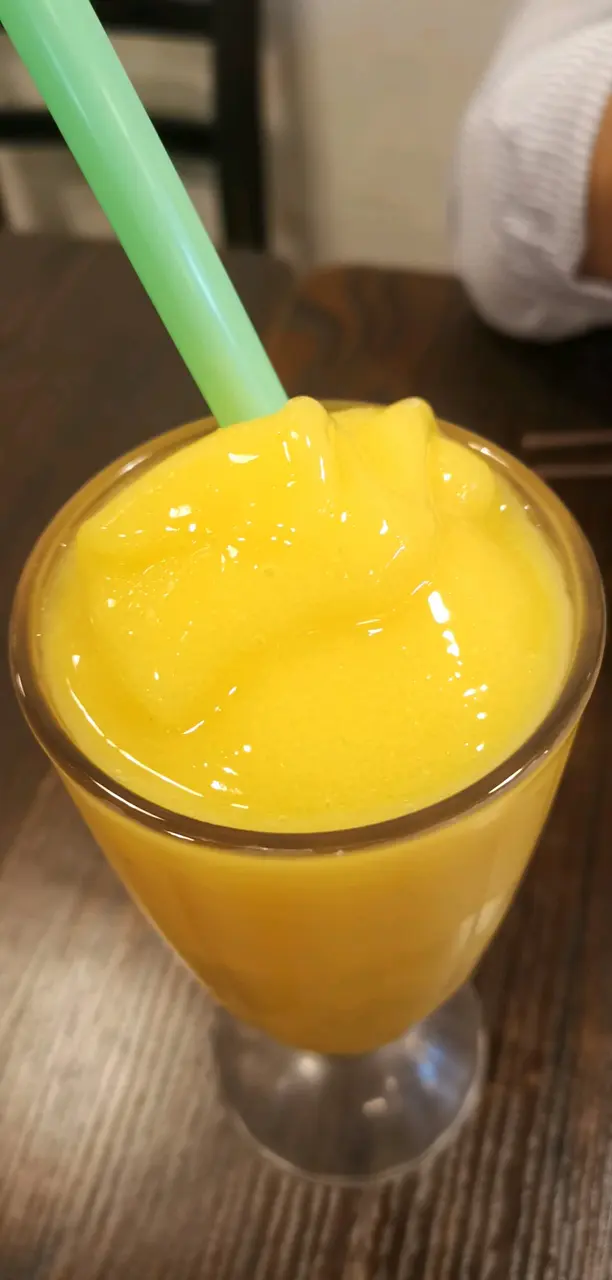 必推，真芒果打出黎，好香好滑，抵飲