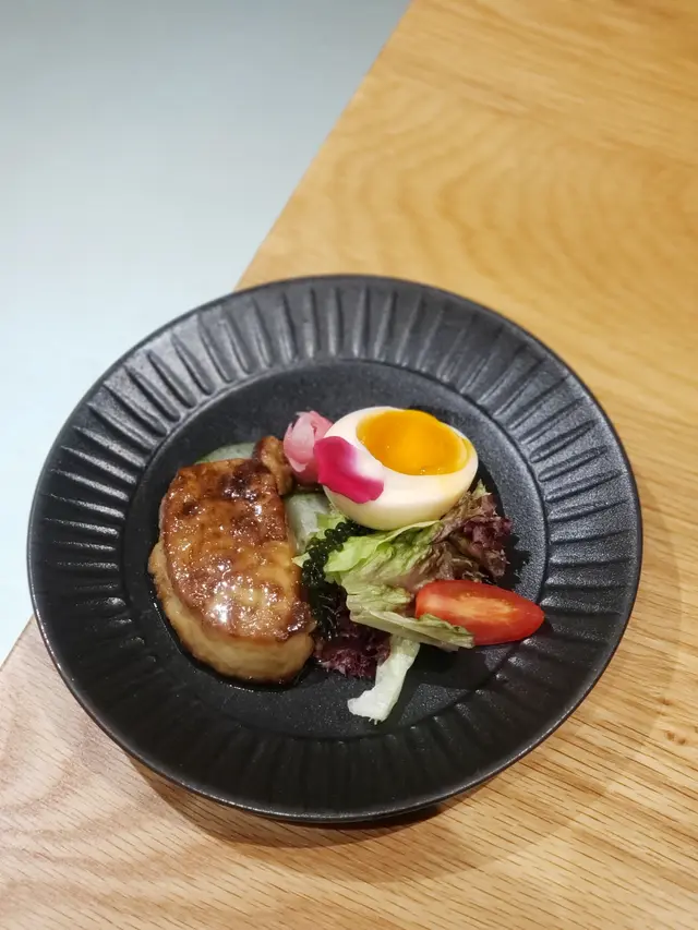 香煎法式鵝肝梅酒糖心蛋