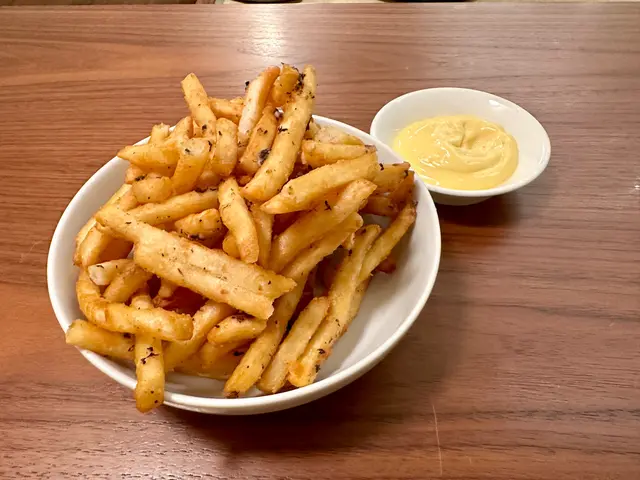 松露芝士薯條 • 蛋黃醬