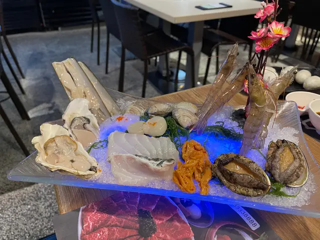新鮮海鮮船