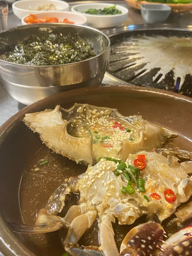 不過醬油蟹我就覺得一般 可能係季節唔適合 無咩黃，醬料偏甜 就差d啦～