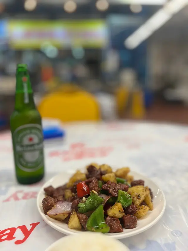 黑椒薯仔牛柳粒