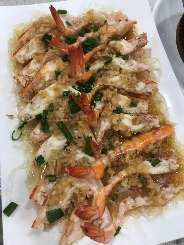 蒜蓉粉絲開邊蒸蝦