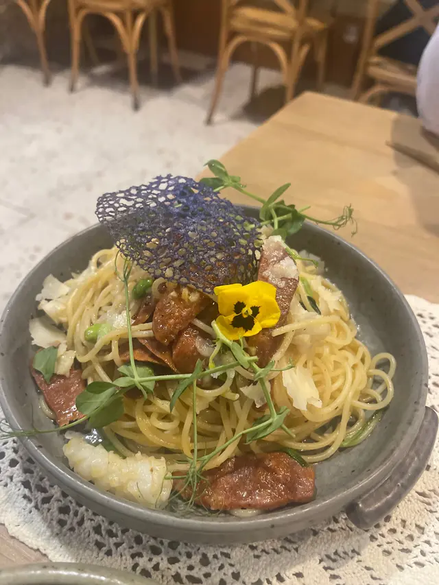 白酒牛油煮西班牙辣肉腸魷魚意大利粉