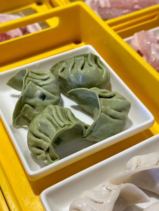 手作菠菜皮韮菜餃