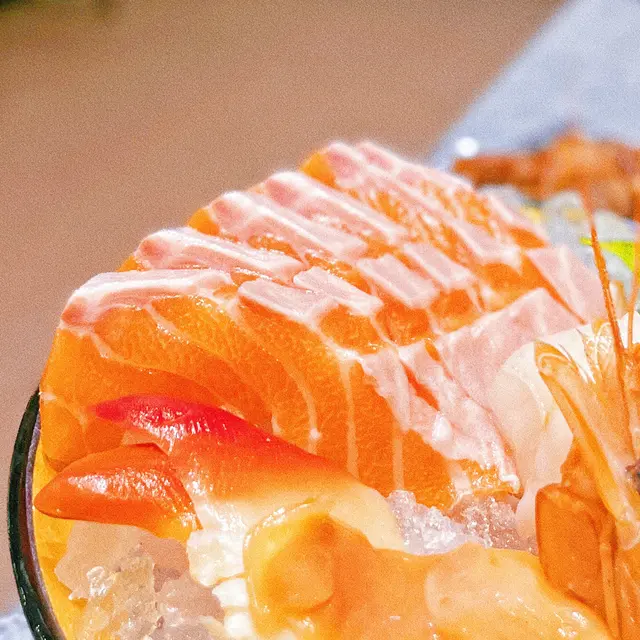 三文魚依然係首選,厚切更能食到佢嘅魚油香!