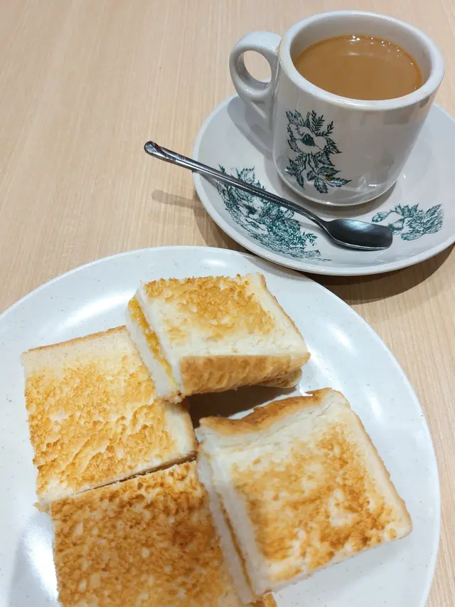 【咸蛋醬多士$28】