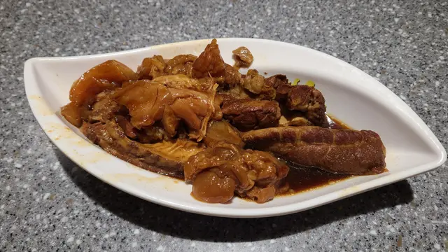 麻辣牛筋腩