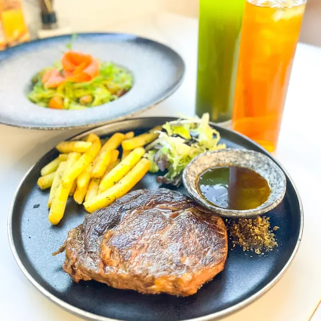 香煎澳洲10oz西冷扒配韓式燒肉汁