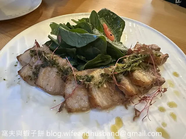 慢煮北海道十勝豬腩配泰式醬汁