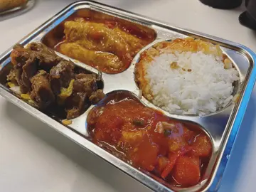 特制豬肉卷  +  燜燒豬軟骨