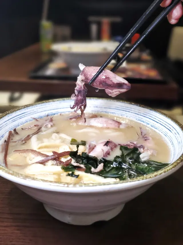 魷魚筒鯛魚湯烏冬