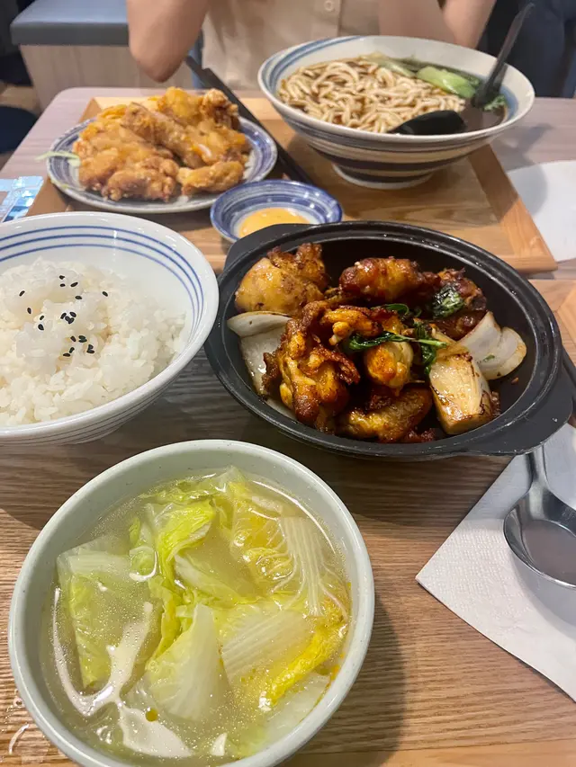 煲仔塔香三杯雞